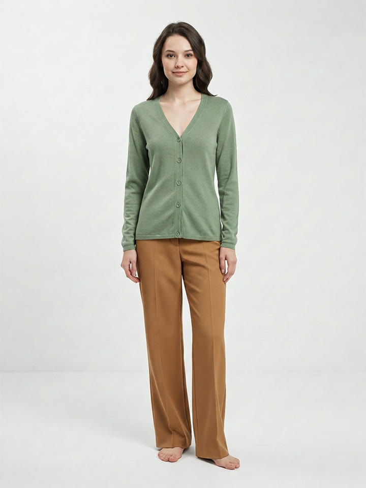 AI model wearing look 7